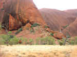 uluru-base-21.jpg (70477 bytes)
