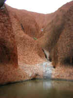 uluru-base-33.jpg (42726 bytes)