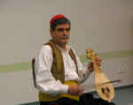 folk02.JPG (38745 bytes)