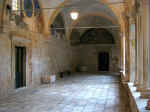 monastery03.JPG (82938 bytes)