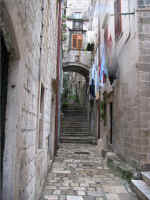 streets09.JPG (93768 bytes)