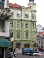 bldg02.JPG (81530 bytes)