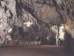 cave-cathedral hall01.jpg (44440 bytes)