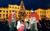schonbrunn02.jpg (18723 bytes)