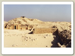 Saqqara Pyramids - much older than the Great Pyramids