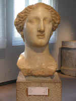 museum02.jpg (49517 bytes)