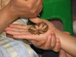 henna02.jpg (50943 bytes)